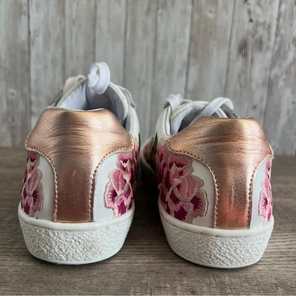 Johnny Was White Floral Embroidered Low Top Sneakers Cottage Womens 6-6.5 - Picture 4 of 6